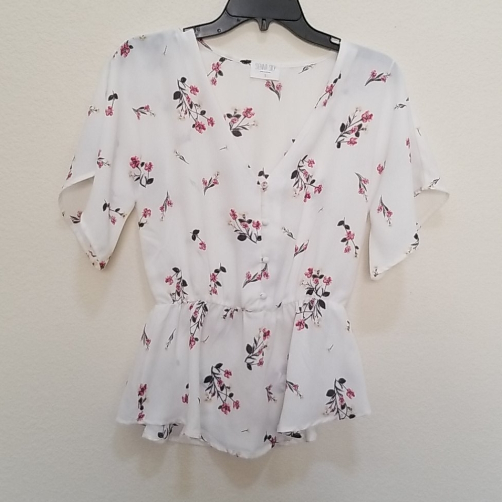 Sienna sky small white blouse